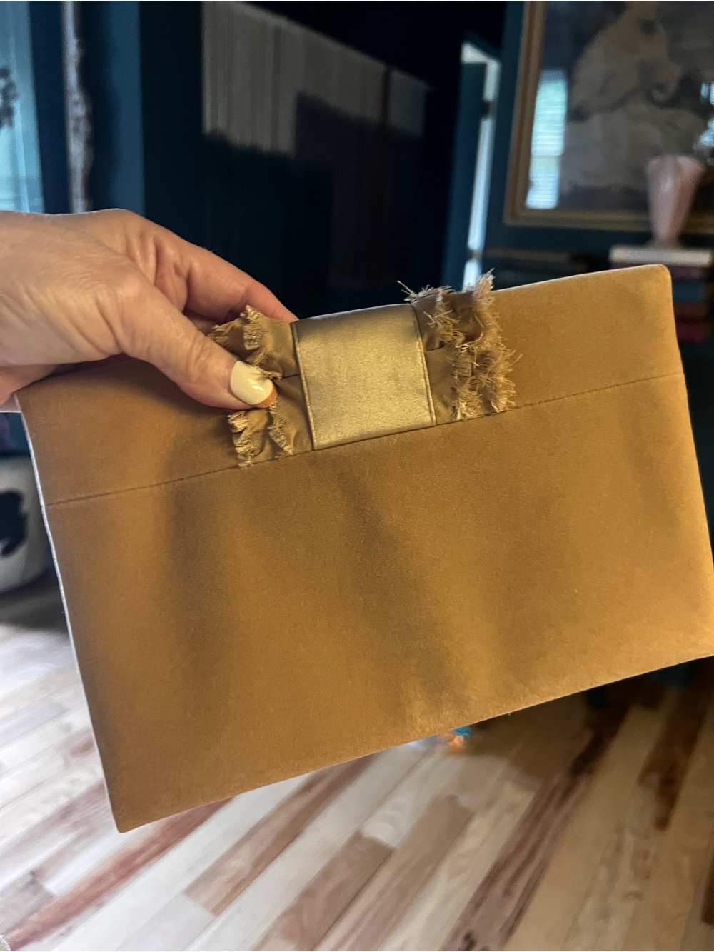 Shiraleah Chicago Camel Velvet Floral Clutch NWT - Picture 10 of 16